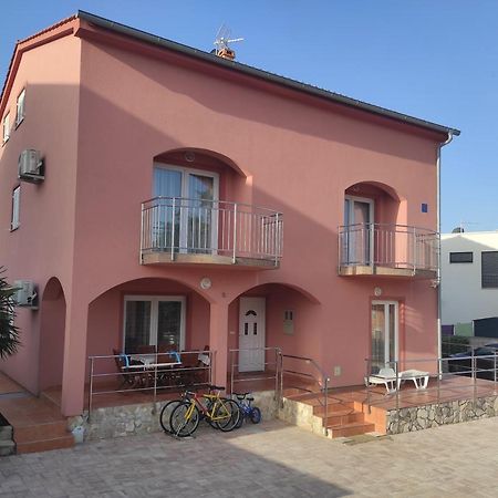 Apartments Mihael Malinska Buitenkant foto