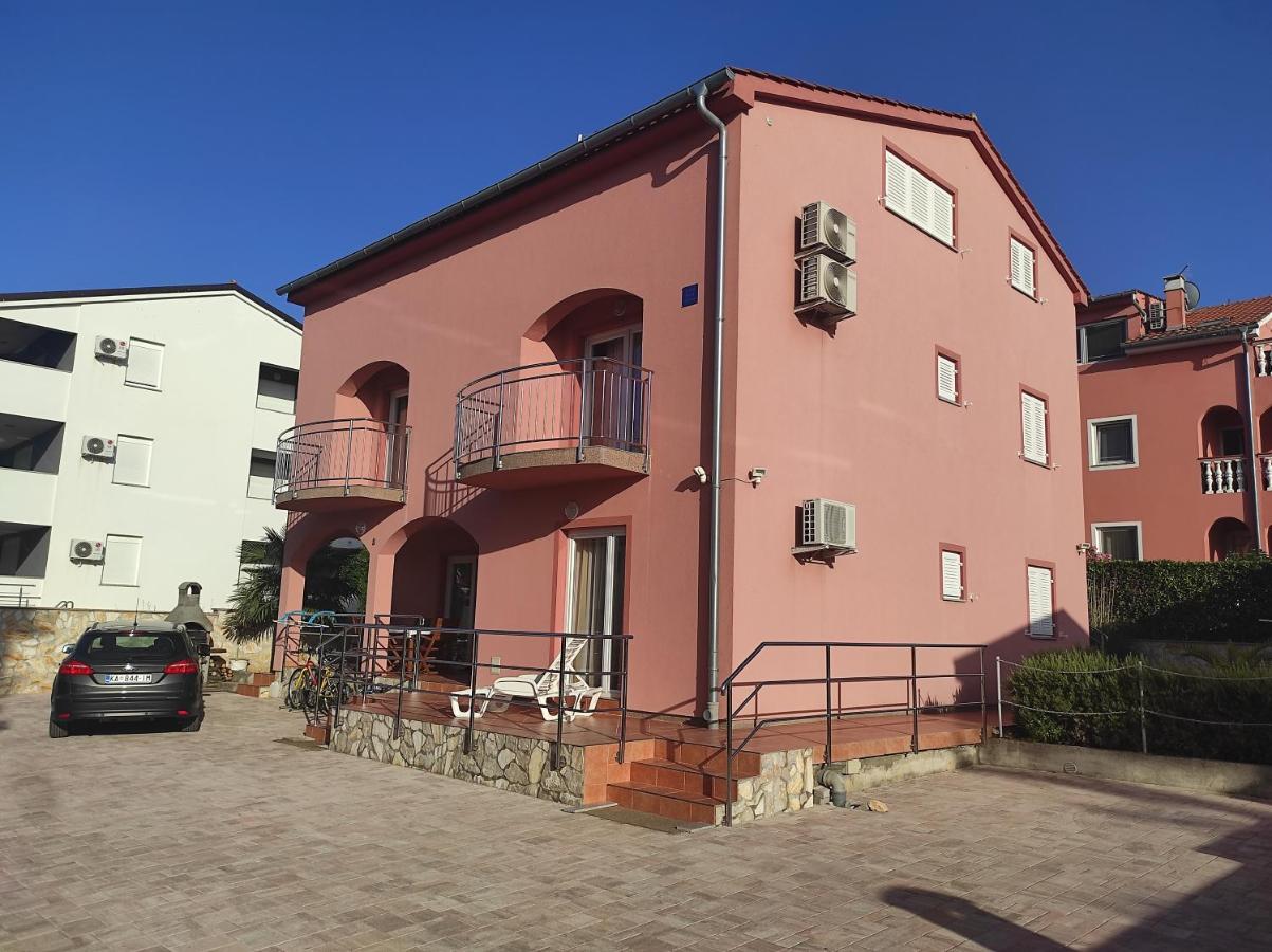 Apartments Mihael Malinska Buitenkant foto